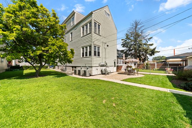 1223 S ELMWOOD Avenue TWO, Berwyn, IL 60402