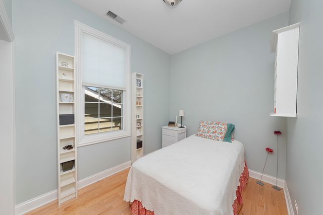 1223 S ELMWOOD Avenue TWO, Berwyn, IL 60402