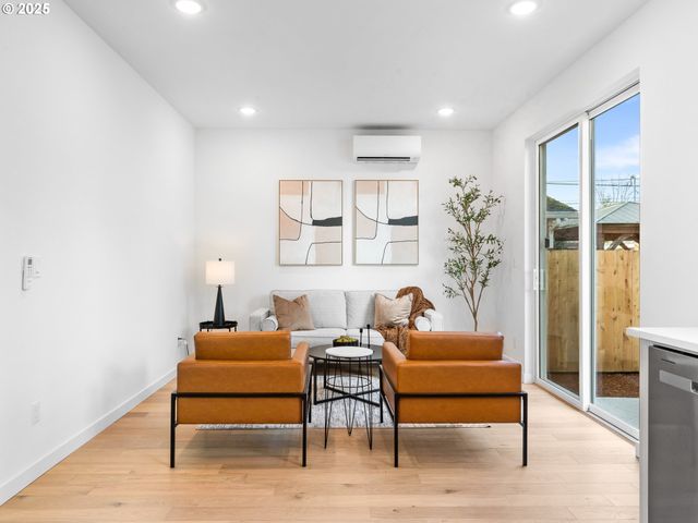 6445 Se 88th Ave, Portland, OR 97266