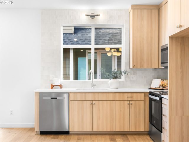 6445 Se 88th Ave, Portland, OR 97266