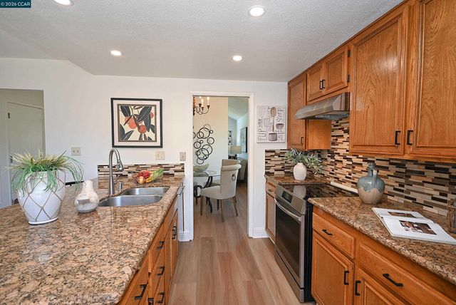 4608 Deercreek Ln, Concord, CA 94521