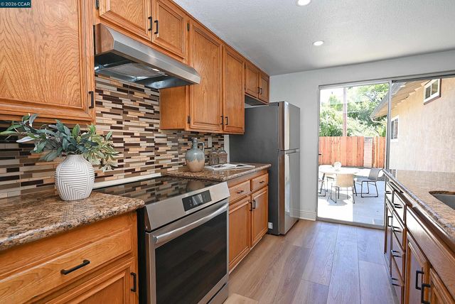 4608 Deercreek Ln, Concord, CA 94521