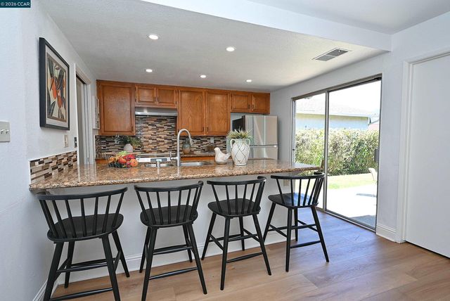 4608 Deercreek Ln, Concord, CA 94521