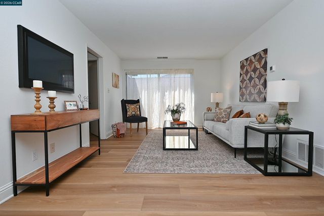 4608 Deercreek Ln, Concord, CA 94521