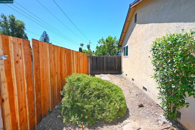 4608 Deercreek Ln, Concord, CA 94521
