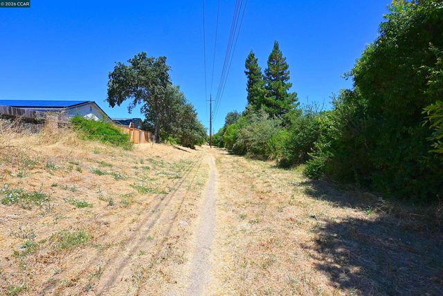 4608 Deercreek Ln, Concord, CA 94521