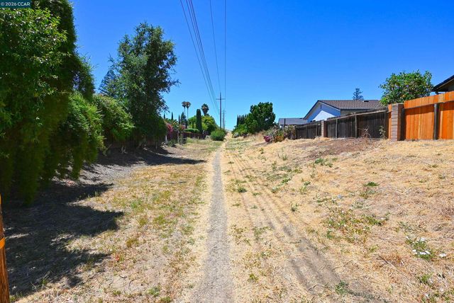 4608 Deercreek Ln, Concord, CA 94521