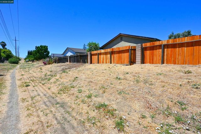 4608 Deercreek Ln, Concord, CA 94521
