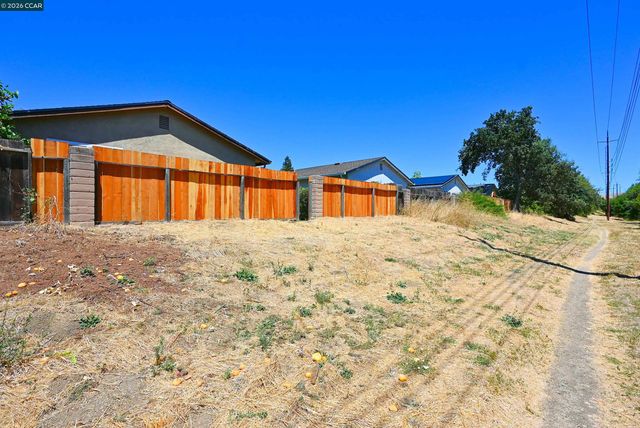 4608 Deercreek Ln, Concord, CA 94521