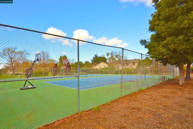 4608 Deercreek Ln, Concord, CA 94521