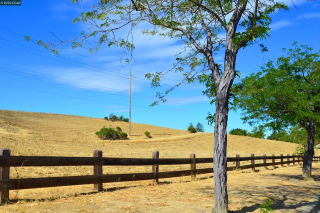 4608 Deercreek Ln, Concord, CA 94521