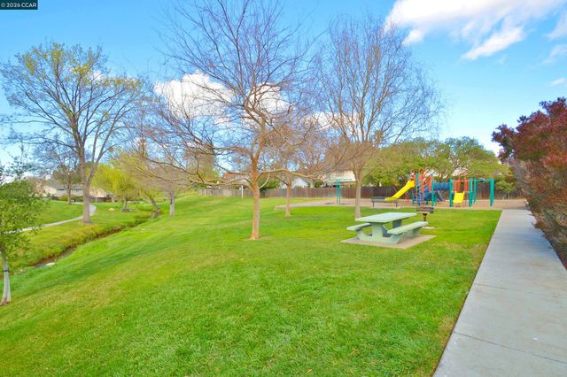 4608 Deercreek Ln, Concord, CA 94521