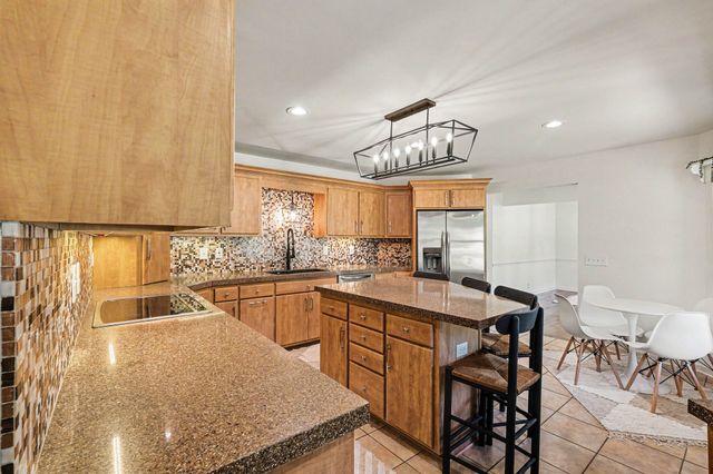 8525 Old Harding Ln, Nashville, TN 37221