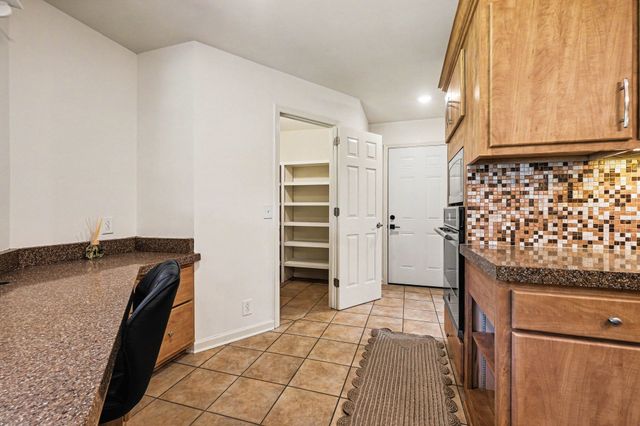8525 Old Harding Ln, Nashville, TN 37221