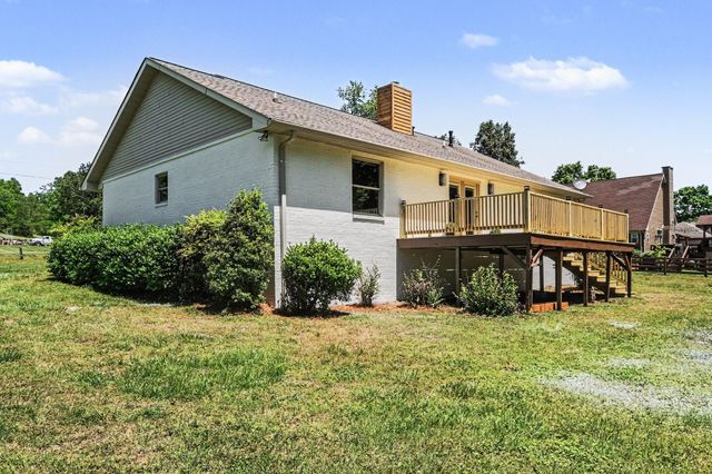 8525 Old Harding Ln, Nashville, TN 37221
