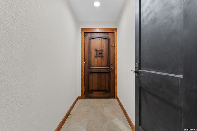 208 Oak Bend Dr, La Vernia, TX 78121