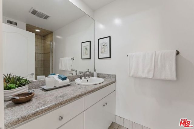446 San Vicente Boulevard 106, Santa Monica, CA 90402