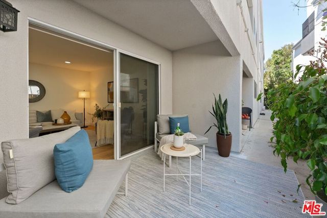 446 San Vicente Boulevard 106, Santa Monica, CA 90402