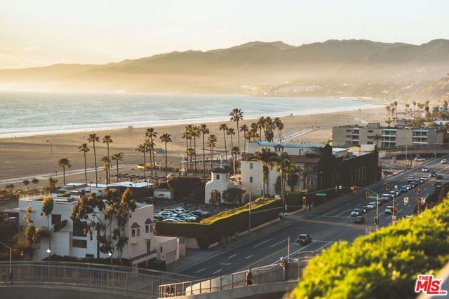 446 San Vicente Boulevard 106, Santa Monica, CA 90402