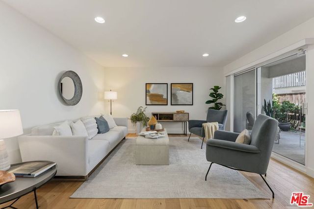 446 San Vicente Boulevard 106, Santa Monica, CA 90402