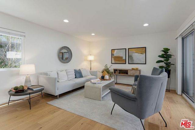 446 San Vicente Boulevard 106, Santa Monica, CA 90402