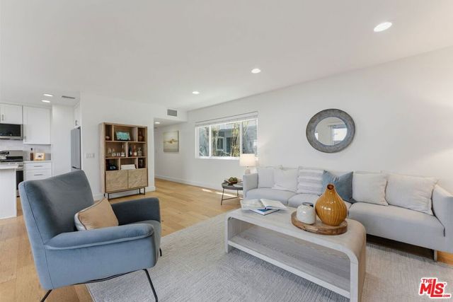 446 San Vicente Boulevard 106, Santa Monica, CA 90402