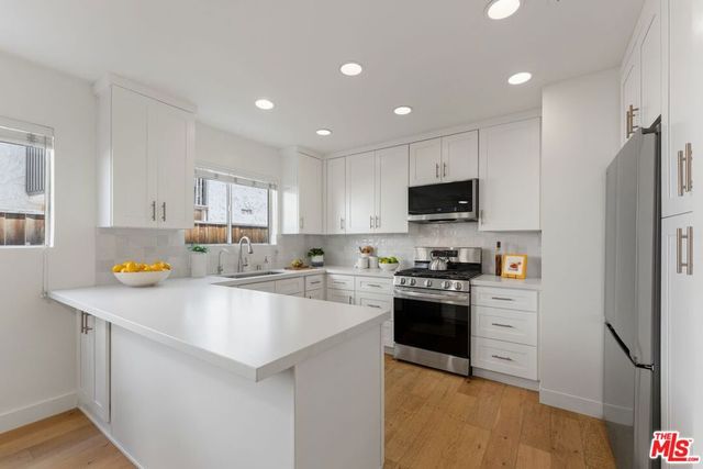 446 San Vicente Boulevard 106, Santa Monica, CA 90402