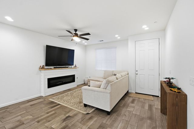 3408 Dorset Street, Tulare, CA 93274