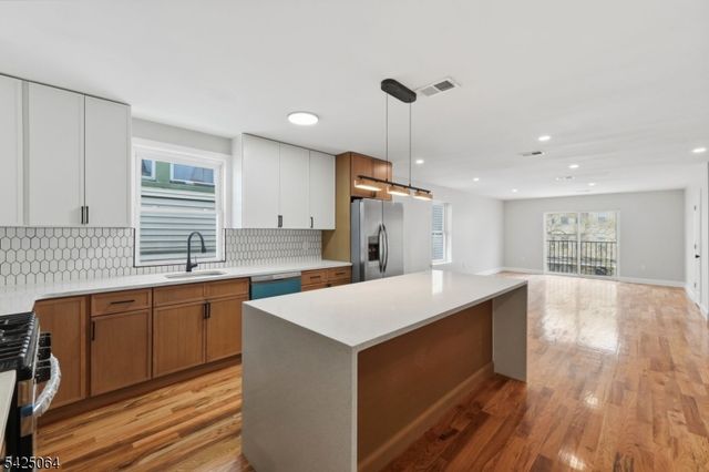 134 Shepard Ave, East Orange City, NJ 07018