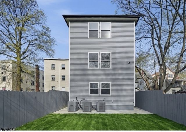 134 Shepard Ave, East Orange City, NJ 07018