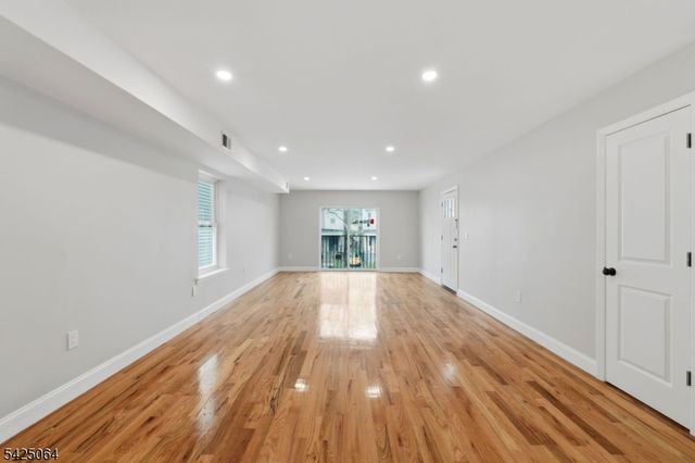 134 Shepard Ave, East Orange City, NJ 07018