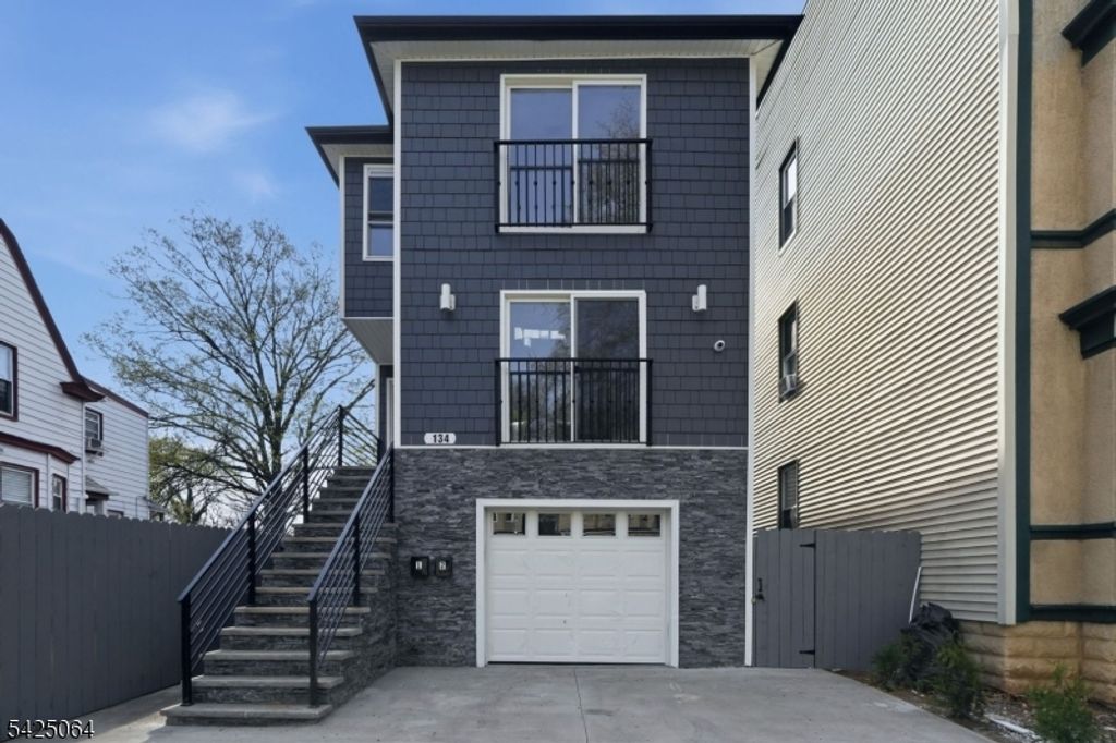 134 Shepard Ave, East Orange City, NJ 07018