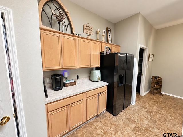 501 Noah Ln, Lindale, TX 75771