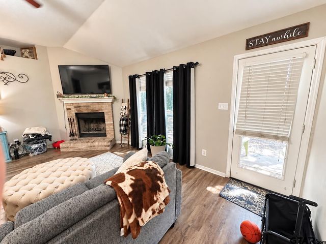 501 Noah Ln, Lindale, TX 75771