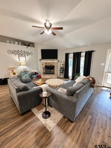 501 Noah Ln, Lindale, TX 75771