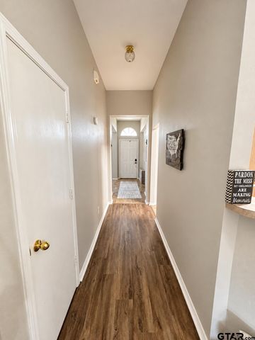 501 Noah Ln, Lindale, TX 75771