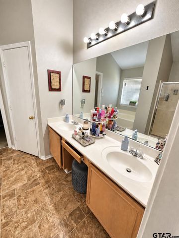 501 Noah Ln, Lindale, TX 75771