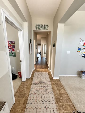 501 Noah Ln, Lindale, TX 75771