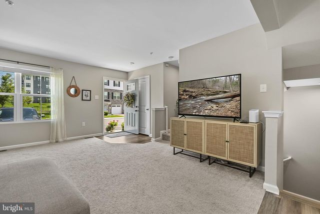 121 NELSON LN, Pottstown, PA 19464