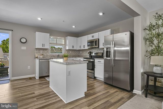 121 NELSON LN, Pottstown, PA 19464