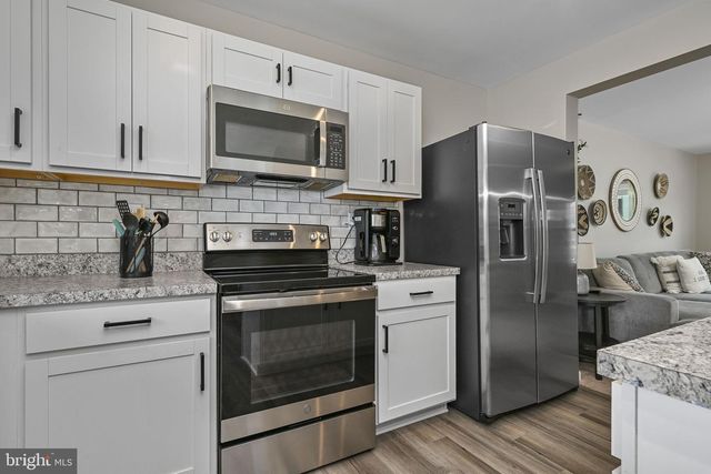 121 NELSON LN, Pottstown, PA 19464