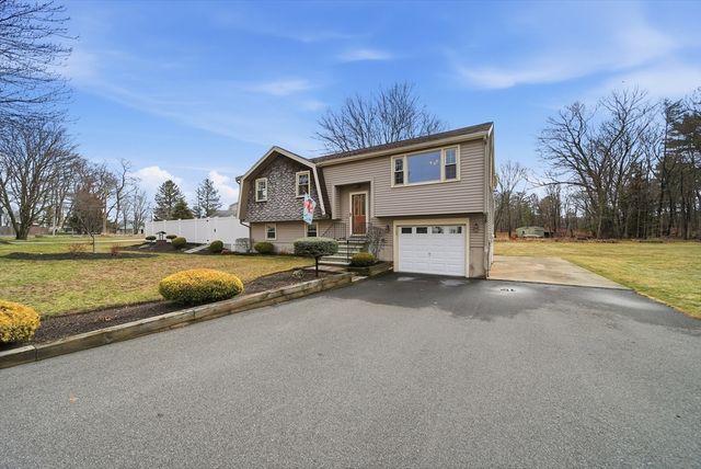 2 Back River Rd, Amesbury, MA 01913