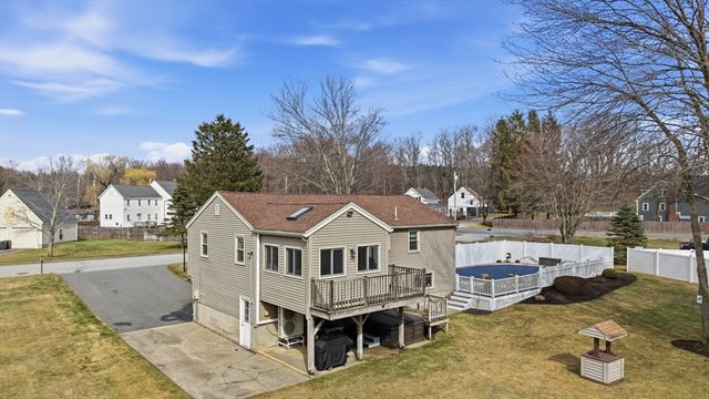 2 Back River Rd, Amesbury, MA 01913