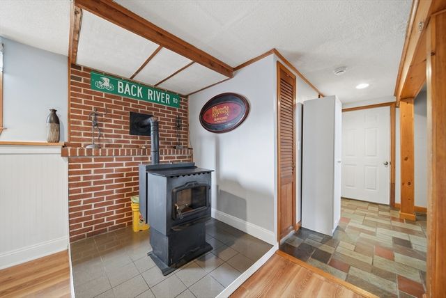 2 Back River Rd, Amesbury, MA 01913