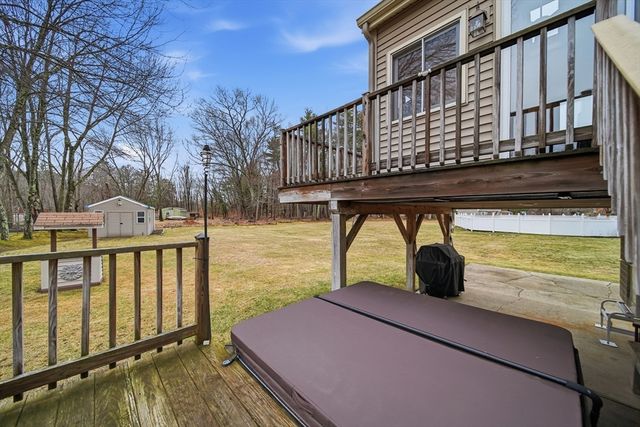 2 Back River Rd, Amesbury, MA 01913