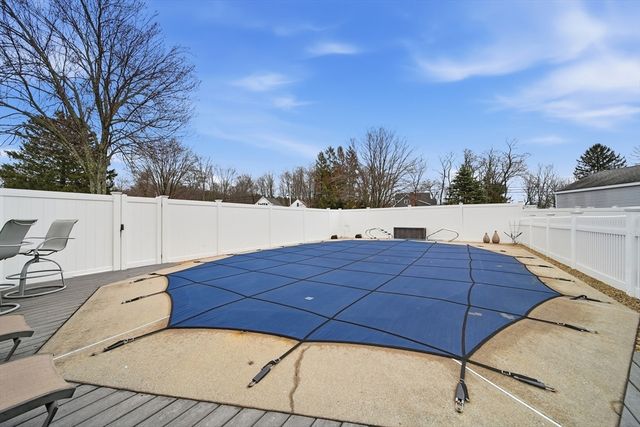 2 Back River Rd, Amesbury, MA 01913