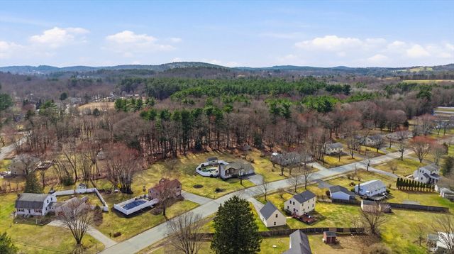 2 Back River Rd, Amesbury, MA 01913