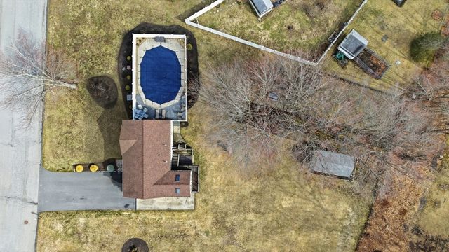 2 Back River Rd, Amesbury, MA 01913