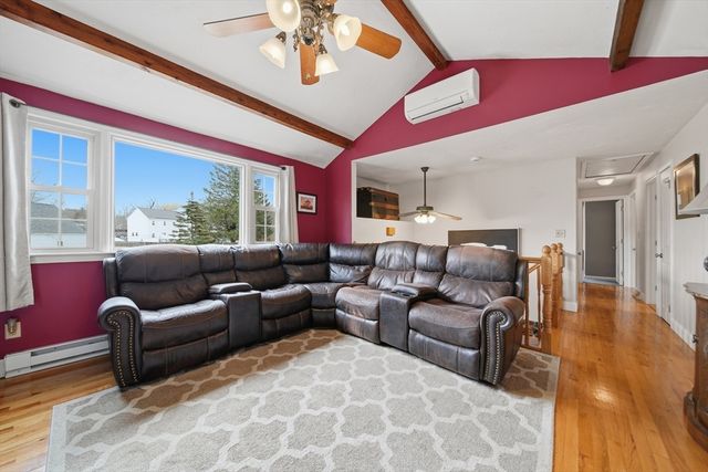 2 Back River Rd, Amesbury, MA 01913