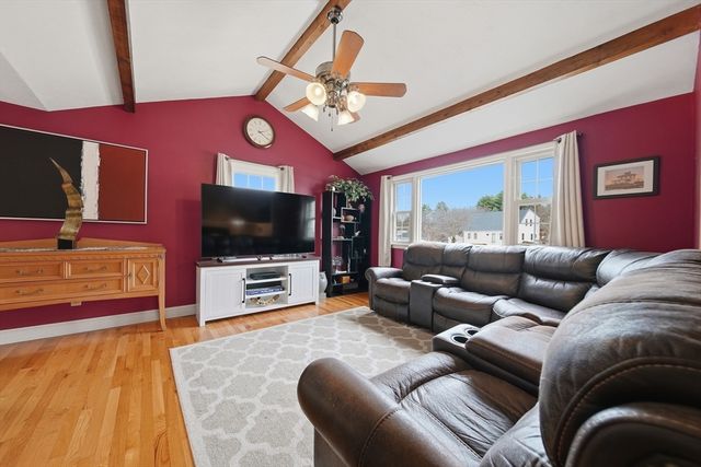 2 Back River Rd, Amesbury, MA 01913